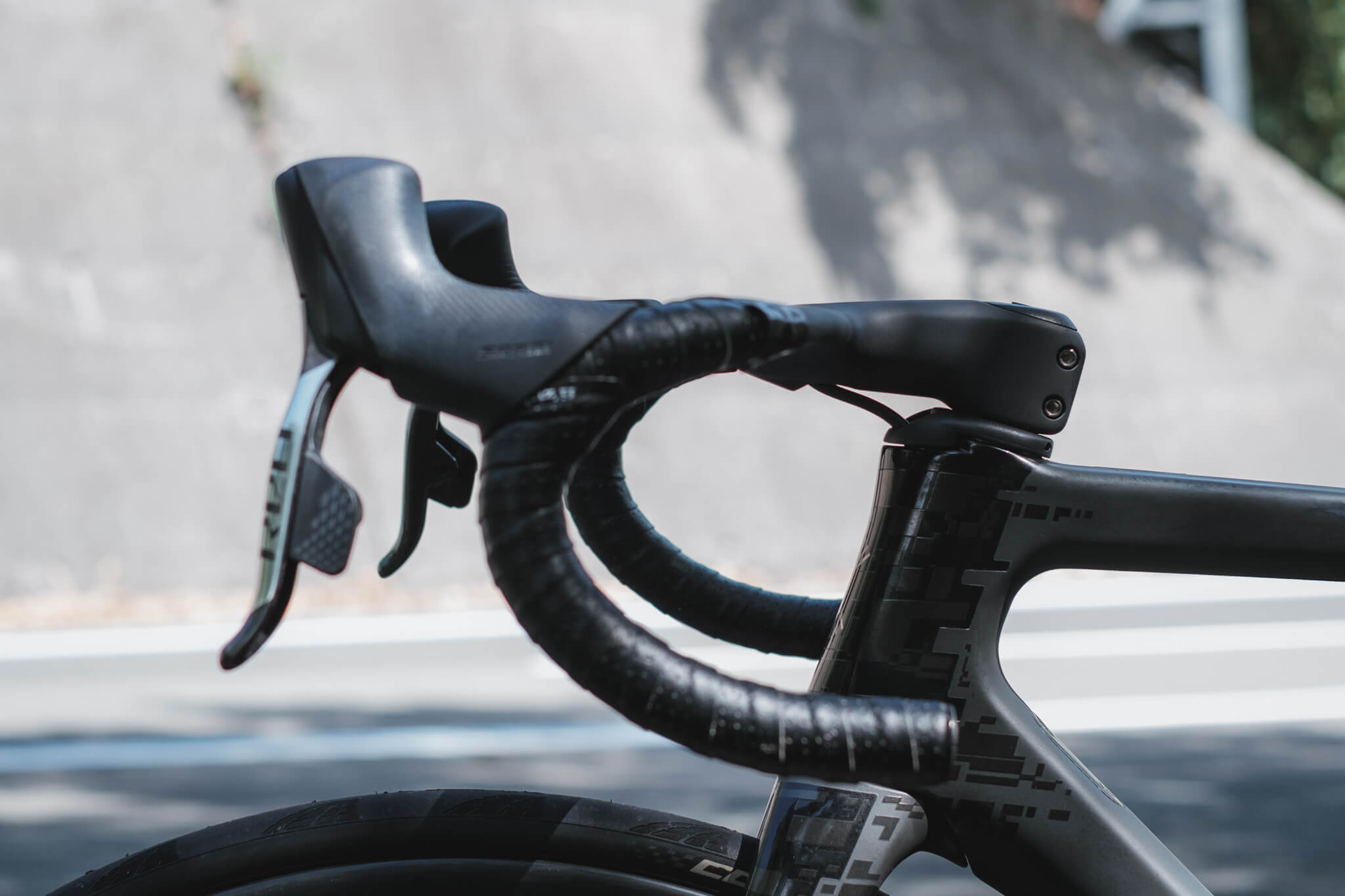 Roval Rapide Cockpitレビュー：Tarmac SL8以外に装着するとどうなるか