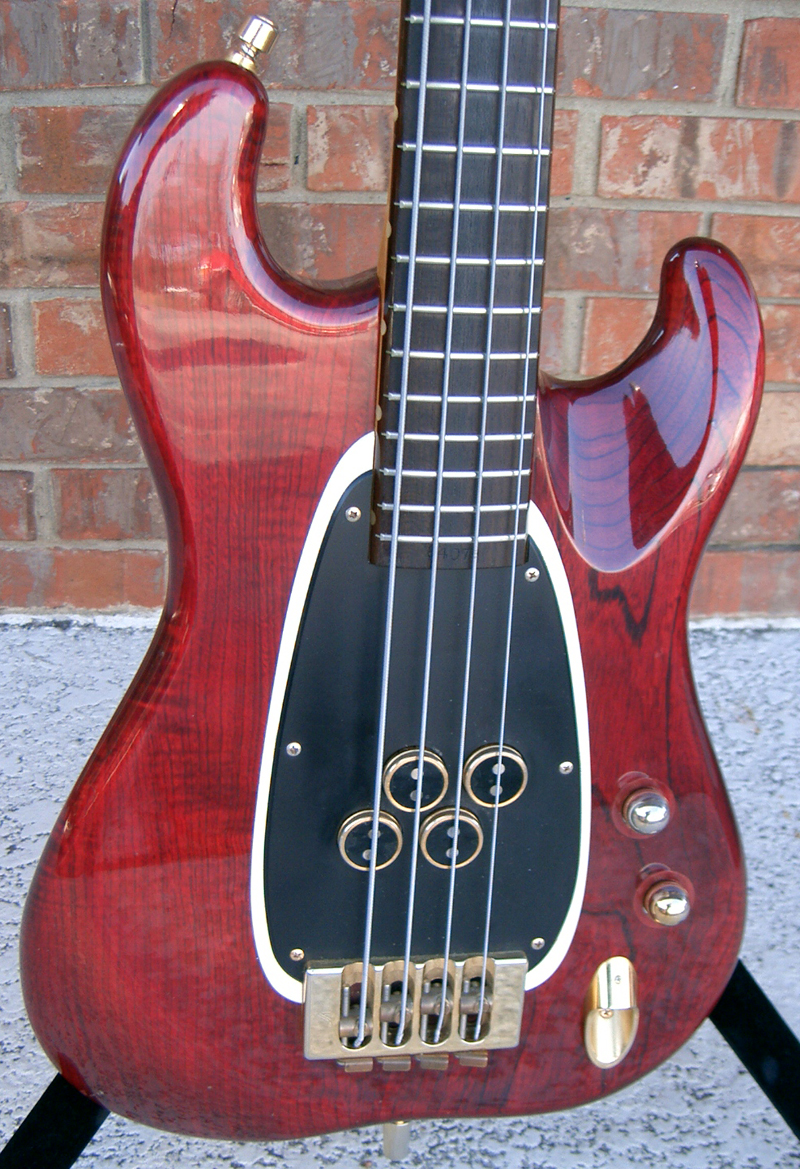Atlansia Garland 4 String – LowEnd Bass Shop Vault