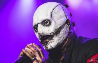 Corey Taylor 、新しいマスクを初公開した時のことを振り返る | LMusic