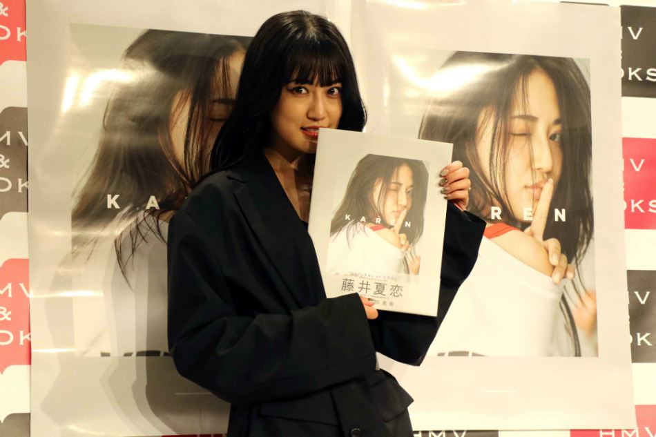 E-girls／Happiness 藤井夏恋、初の単独写真集に感激 「みんなで