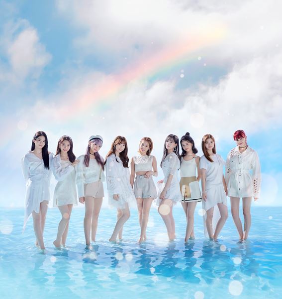 NiziUがコカ・コーラがコラボ 限定デザインボトル10種を12/14から全国