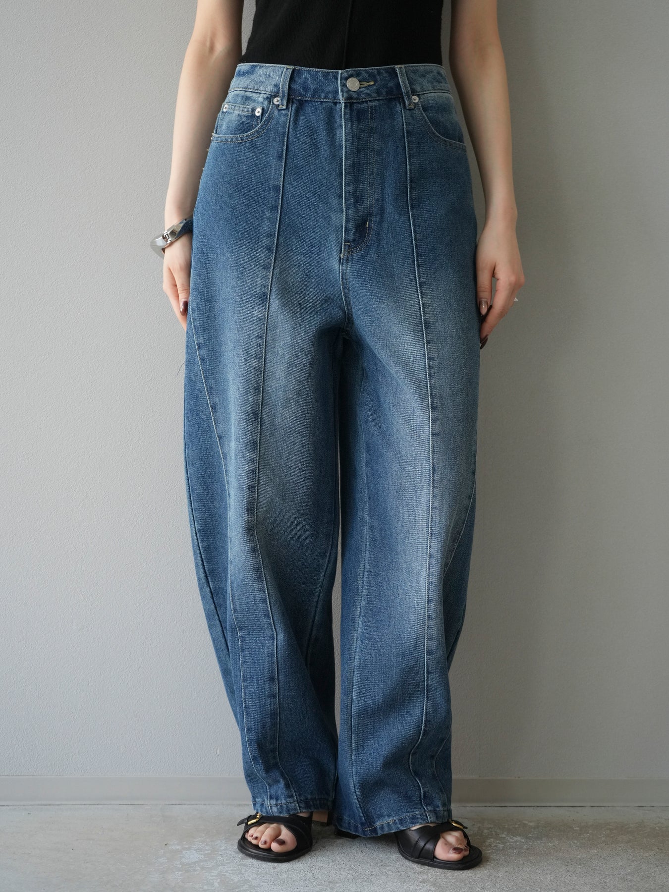 12_1c648acc-02e3-46df-9a01-