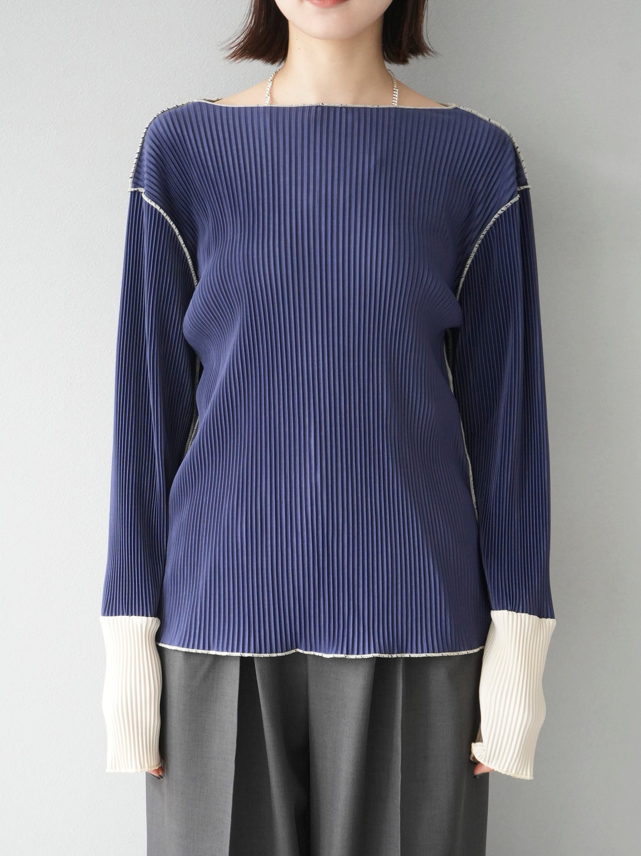 予約]配色プリーツボートネックトップス/ネイビー – Lumier