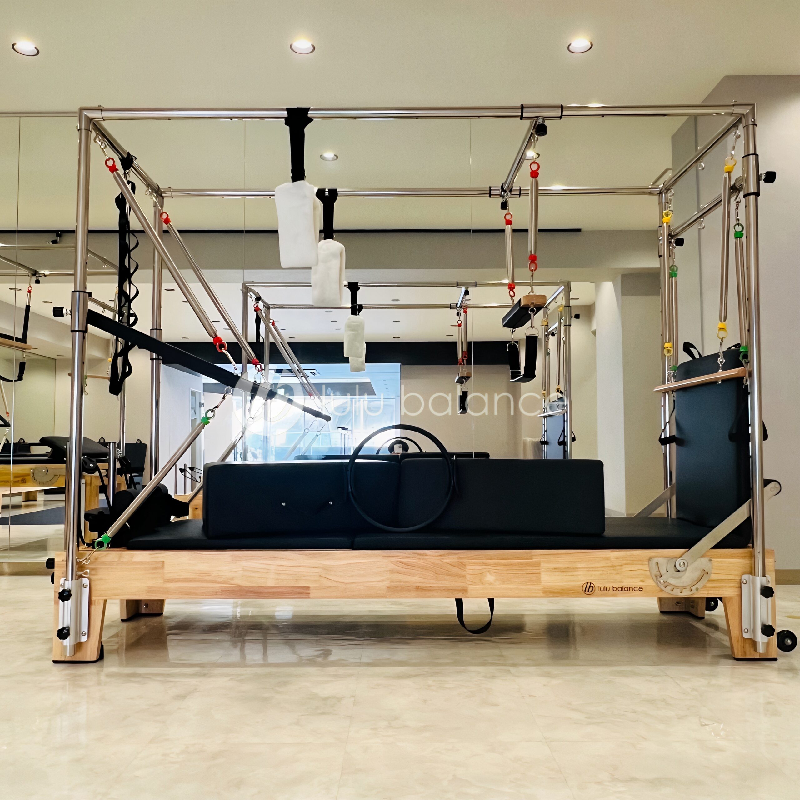 大阪ショールームに展示製品を追加致しました。 - ピラティスマシン