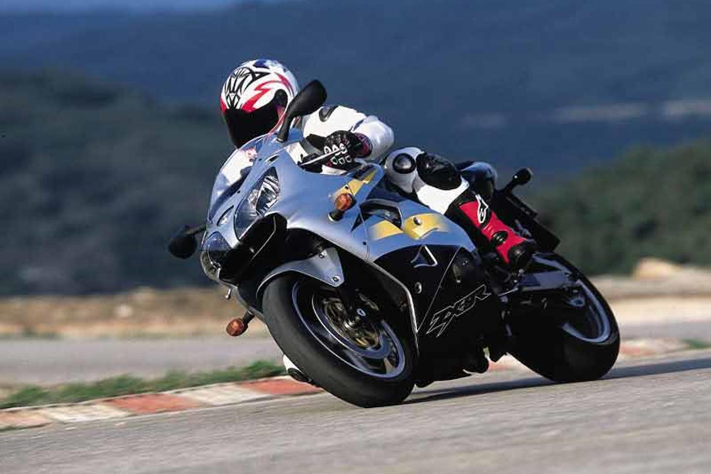 Kawasaki ZX9R (1994-2002) Review | Speed, Specs & Prices