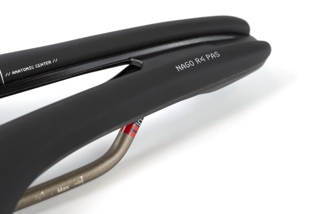 NAGO R4 PAS TIROX | Prologo | 株式会社Many'S メニーズ