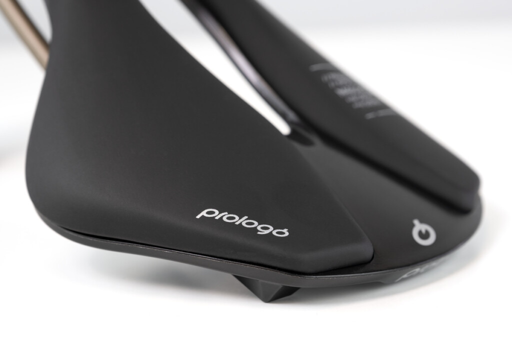 NAGO R4 PAS TIROX | Prologo | 株式会社Many'S メニーズ