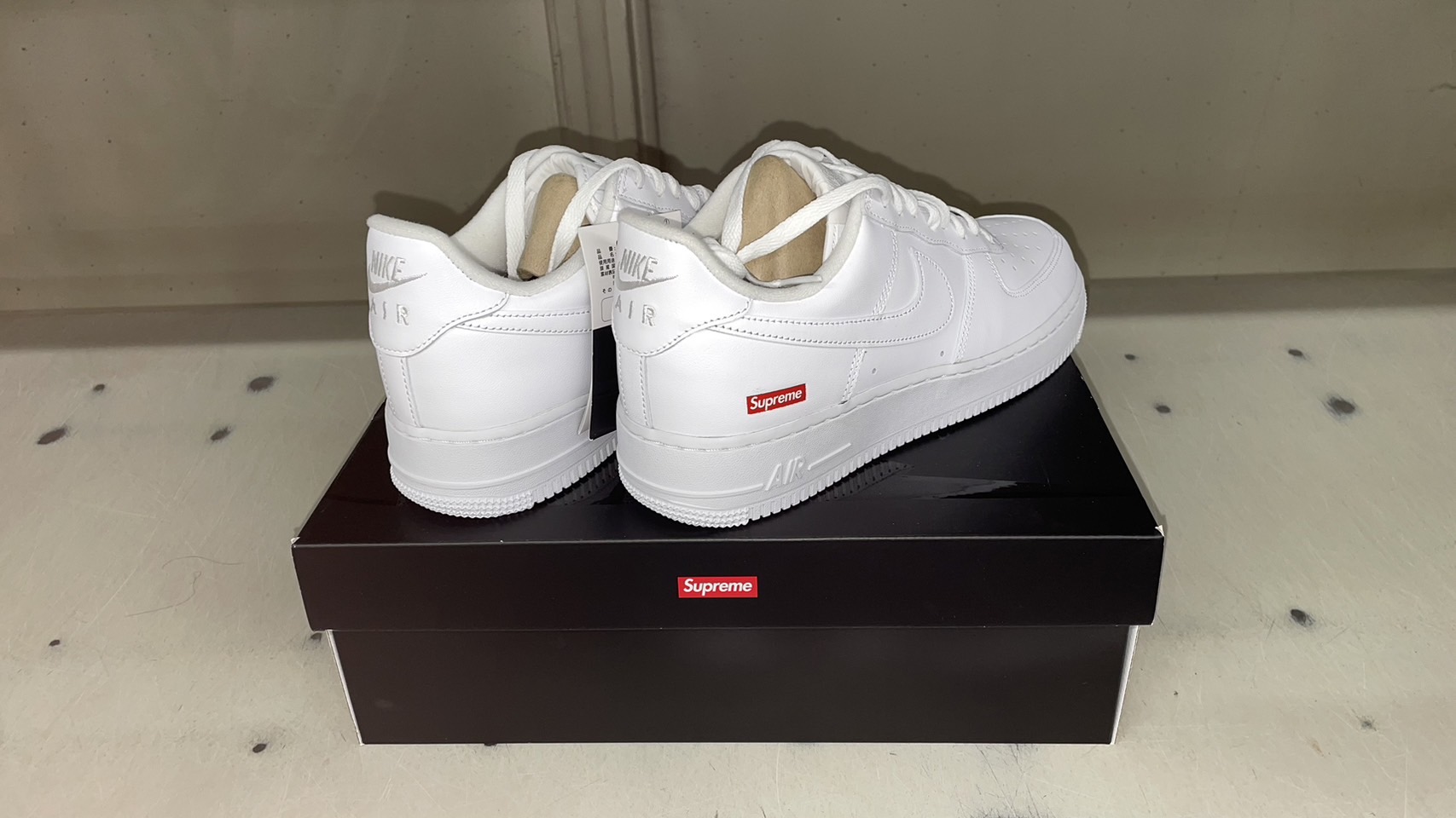 こんなの買い取りました！Supreme × Nike Air Force 1 Low “White”他