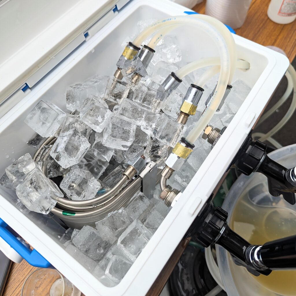 画像多数】氷冷式ビールサーバーを自作する!クーラーボックスでビール