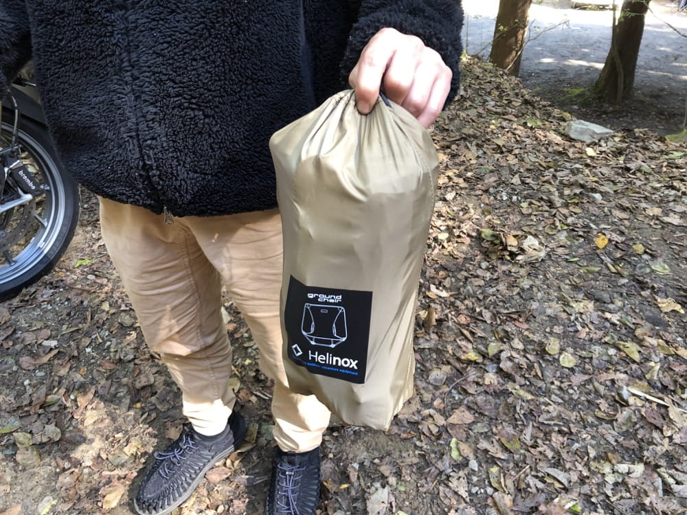 ヘリノックス グラウンドチェア レビュー。地べた感覚が味わえる超軽量
