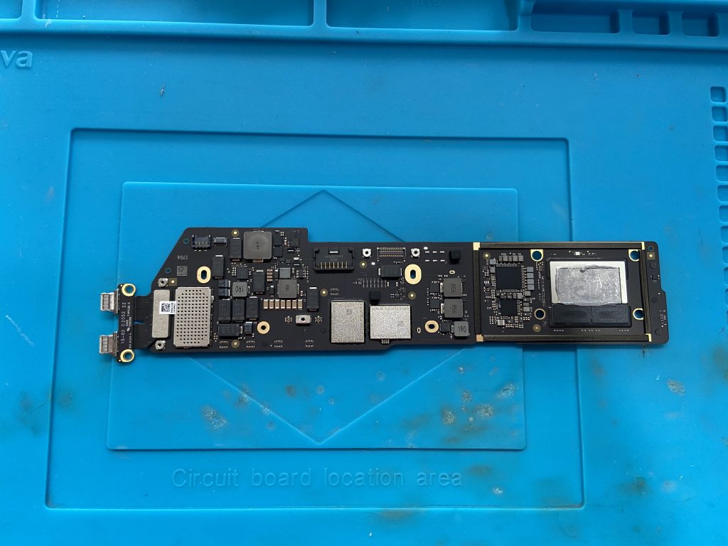 MacBookAir M1 2020モデルのロジックボードを修理！！ | Mac修理アースト