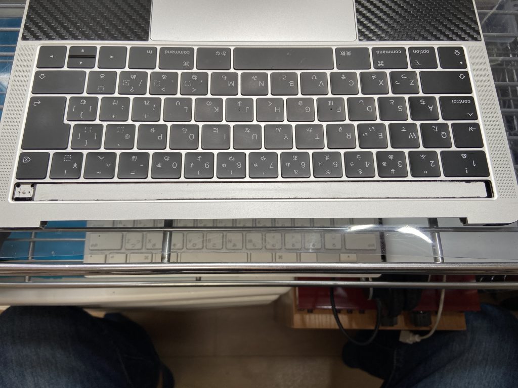 Touch Bar故障】MacBookPro Touch Bar修理！ | Mac修理アースト