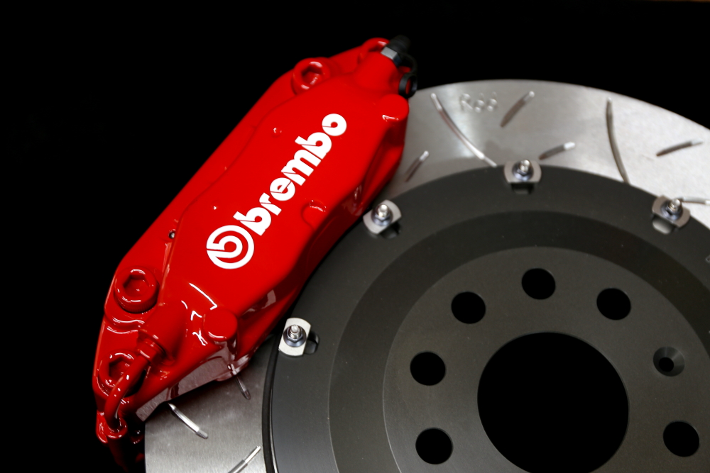 VW MK7/GTI ＆ Brembo 4pot Rdd製 355mmブレーキKit装着！！|MACARS