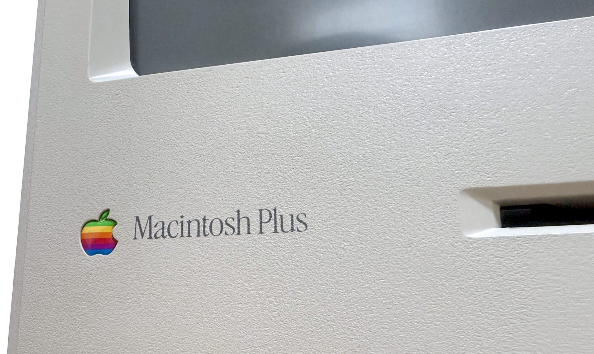 Macが本格的に普及する転機となった「Macintosh Plus」の登場 | Mac
