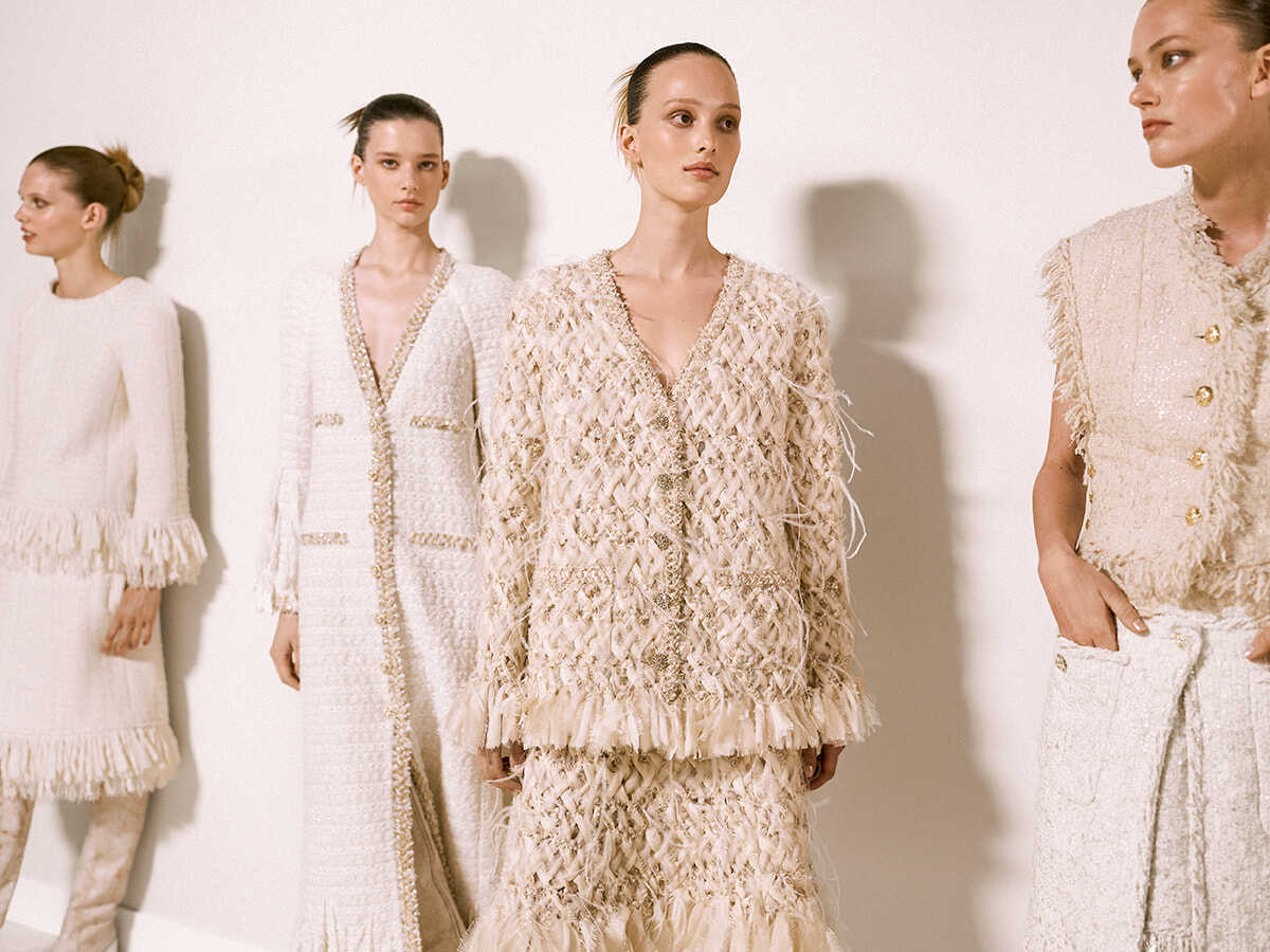 シャネル2025-26年秋冬オートクチュールコレクションで表した、スーツ