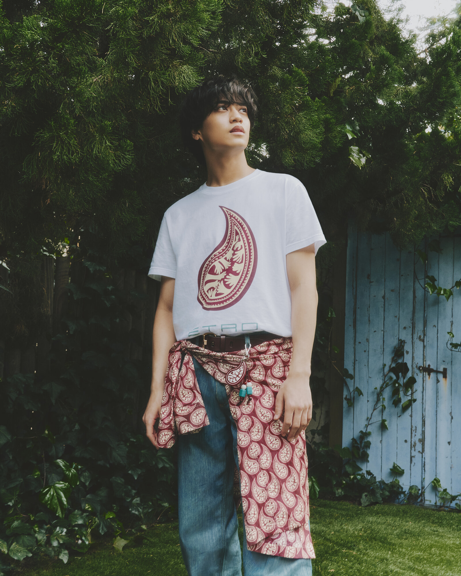 髙橋海人×エトロ、描き下ろしペイズリー柄が光る初のカプセル