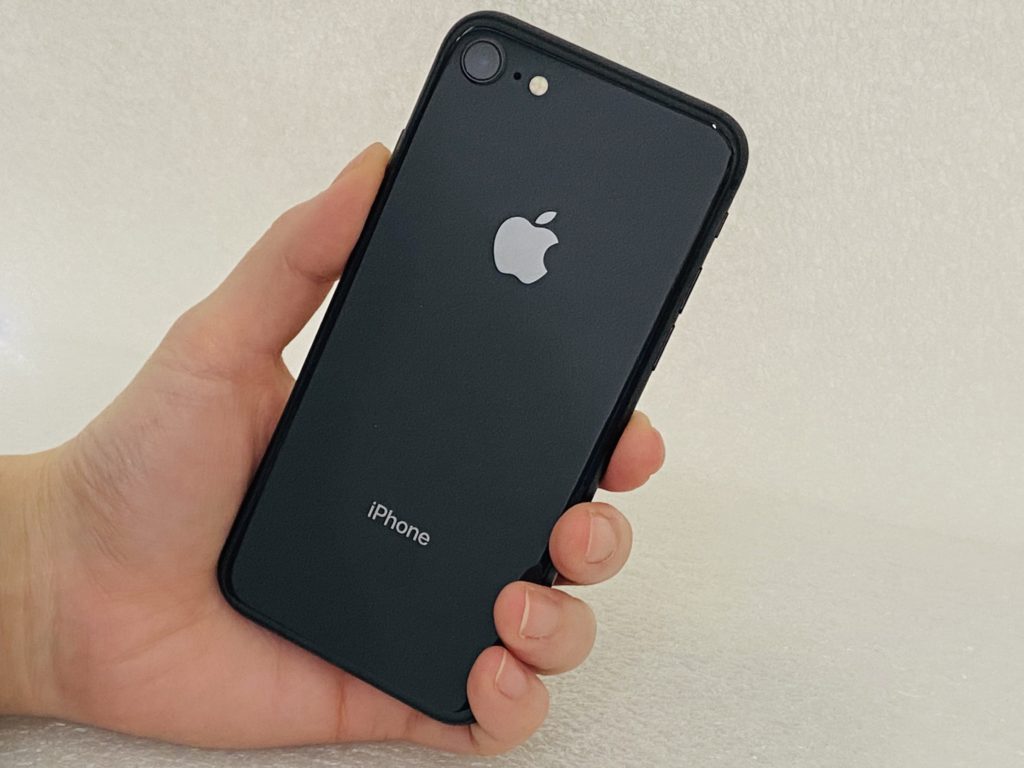 iPhone 8シリーズ（8 / 8plus）の全色画像紹介！人気カラーは？ | にこ