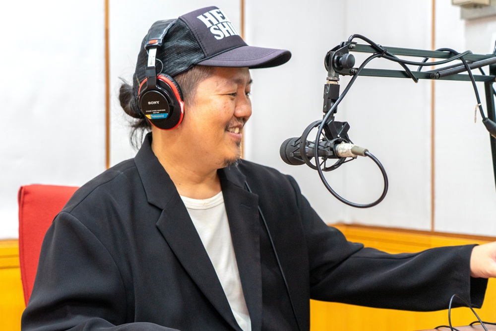 9ジラジ」DJ大窪シゲキさん｜「ただいま」「おかえり」と言い合える