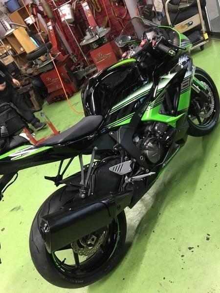 カワサキ ZX-6R『タイヤ交換』ピレリ ロッソコルサ - NAPS-ON マガジン
