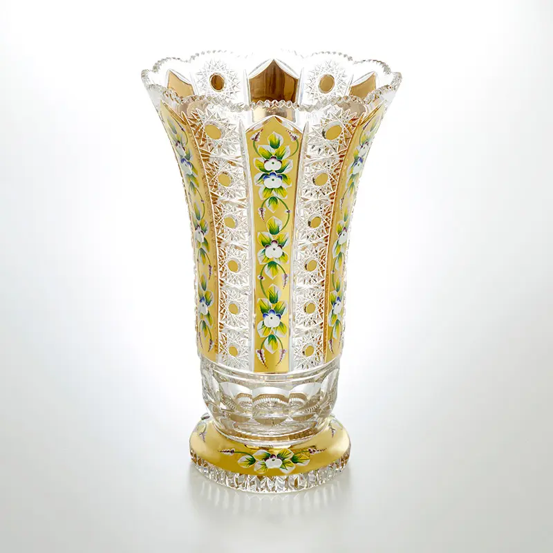 ボヘミアガラスの美しさの理由｜製造工程・歴史・インテリア活用術