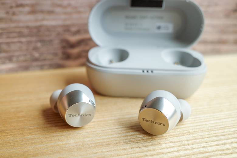 Technics EAH-AZ70Wレビュー】初の完全ワイヤレスイヤホンにして円熟
