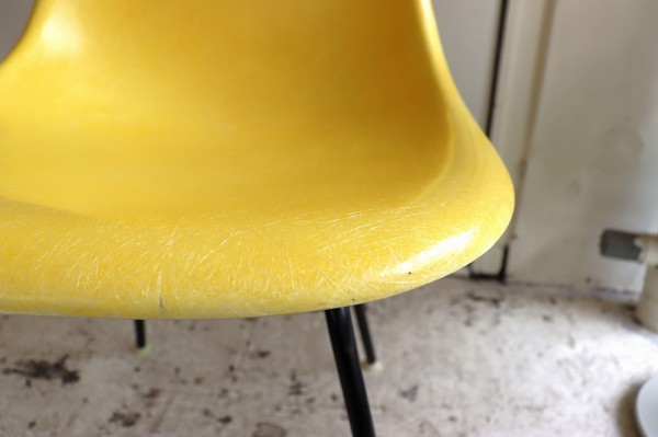 ハーマンミラー社製イームズ サイドシェルチェア(イエローFRP