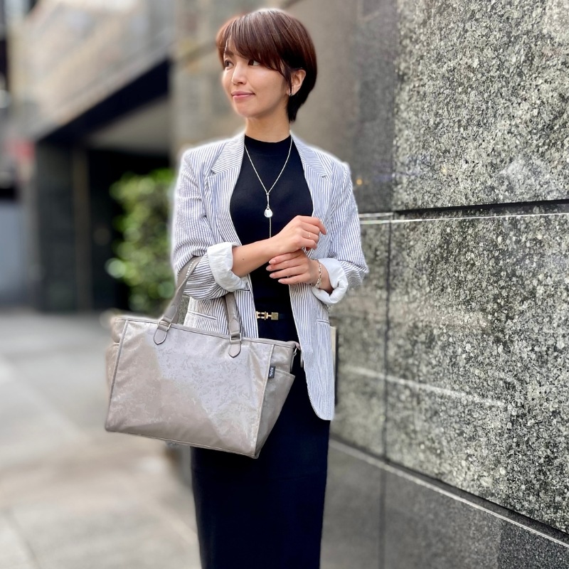 NV211 アウトステッチトートМ（YAM-Tデザイン）｜迷彩柄の上品