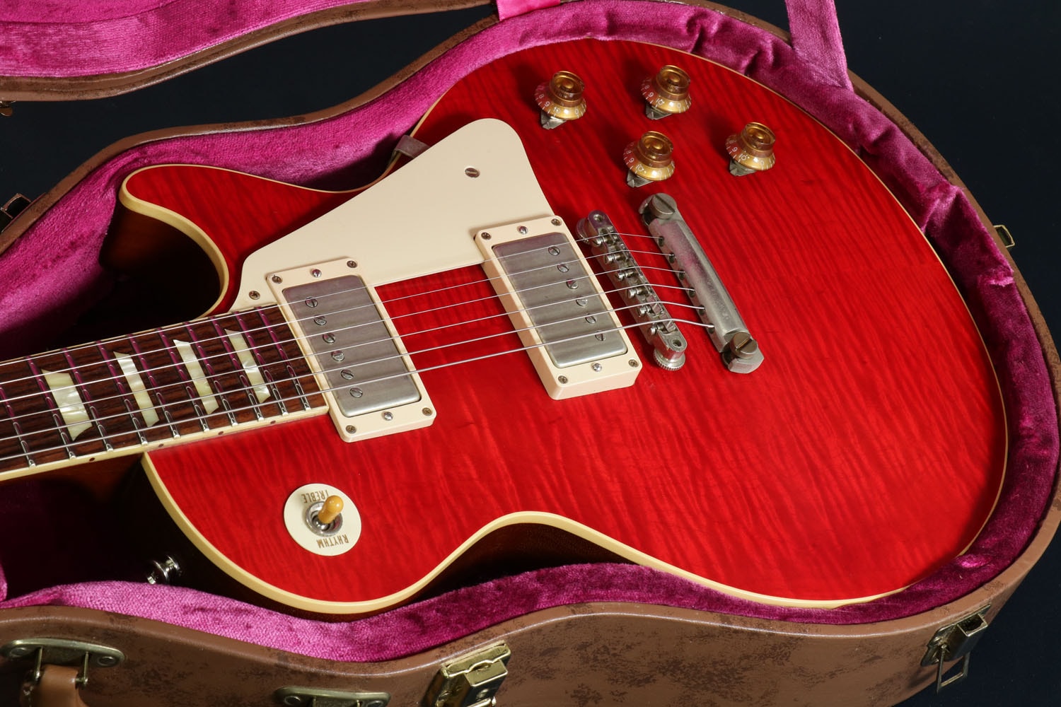 GIBSON Les Paul Standard (レッド × B＋：多少傷はあるが通常