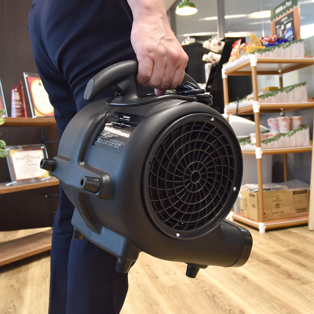 超強力！台風クラスの床用送風機「ストームファンモナイト」 | THANKO