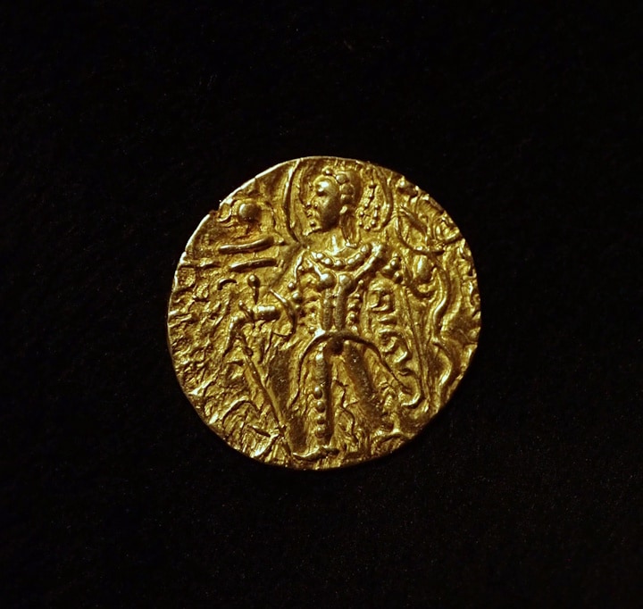 古代インド、グプタ朝チャンドラグプタ2世のディナール金貨 R