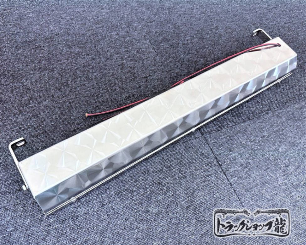 ステンレス ワンマン灯 600幅 鏡面×鱗柄 丸抜き ワンマンアンドン