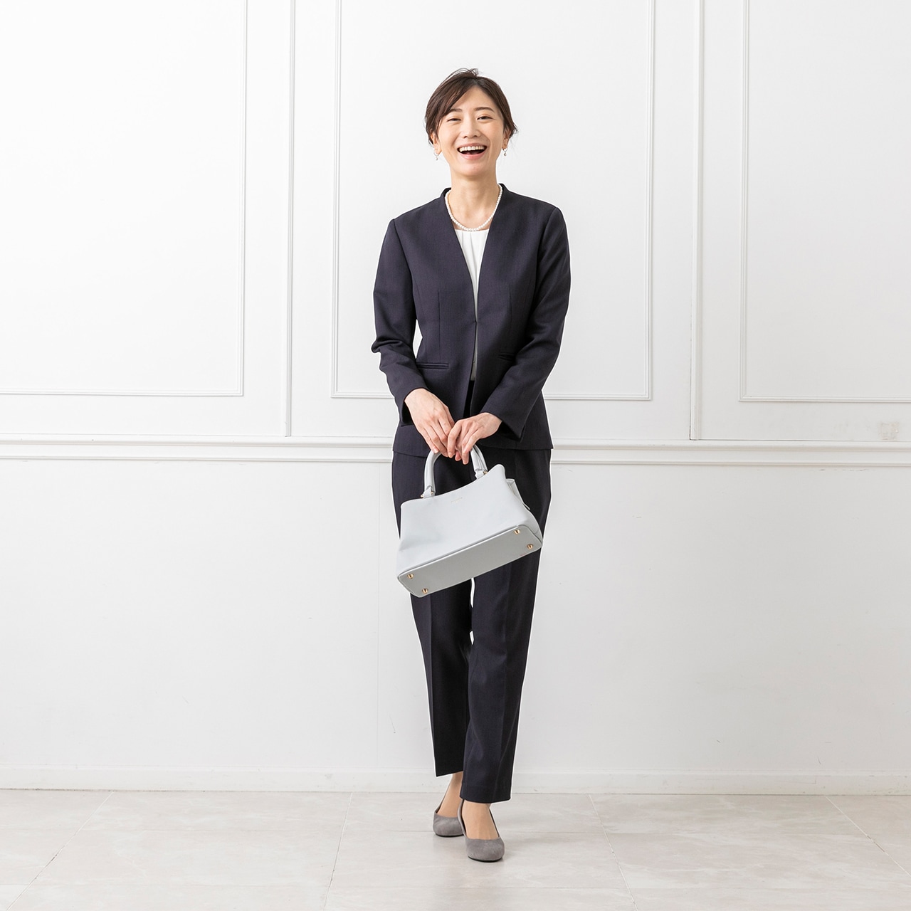 商品番号2002310]カラーレスジャケット×ストレートパンツのネイビー