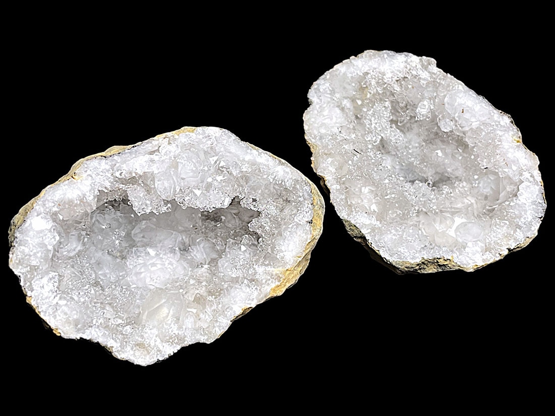 モロッコ産 水晶ジオード ペア / Quartz Geode