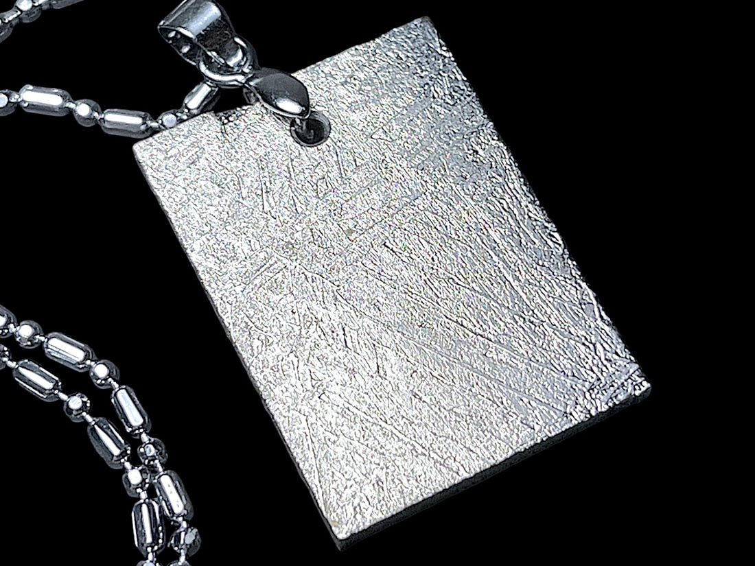 ギベオン隕石 (8.4g) ペンダントトップ / Gibeon Meteorite