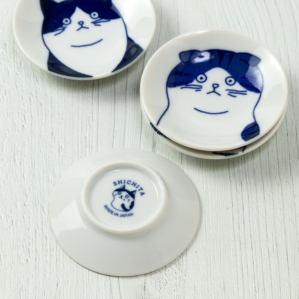 瀬戸焼 染猫いろいろ 8cm皿 猫の豆皿 染付で描いたいろんなタイプの猫