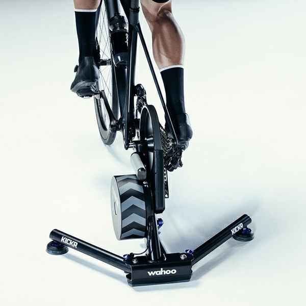 WAHOO（ワフー） キッカー スマートトレーナー22 | ローラー台
