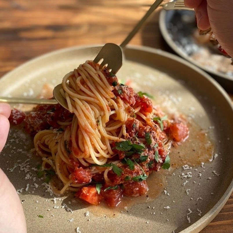 プレート 22cm ナチュラル｜HASAMI PORCELAIN／ハサミポーセリン｜z／a