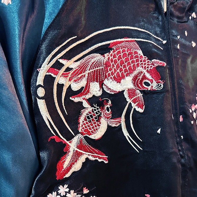 Sサイズ]桜と金魚柄刺繍リバーシブルスカジャン｜和柄｜横須賀