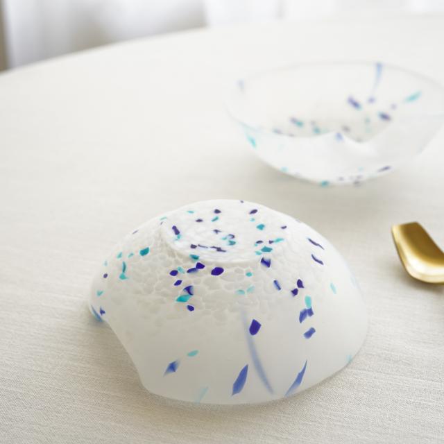 水玉柄 硝子押鉢 ｜ 四季折々のおしゃれな和食器通販サイト FOURGRACE