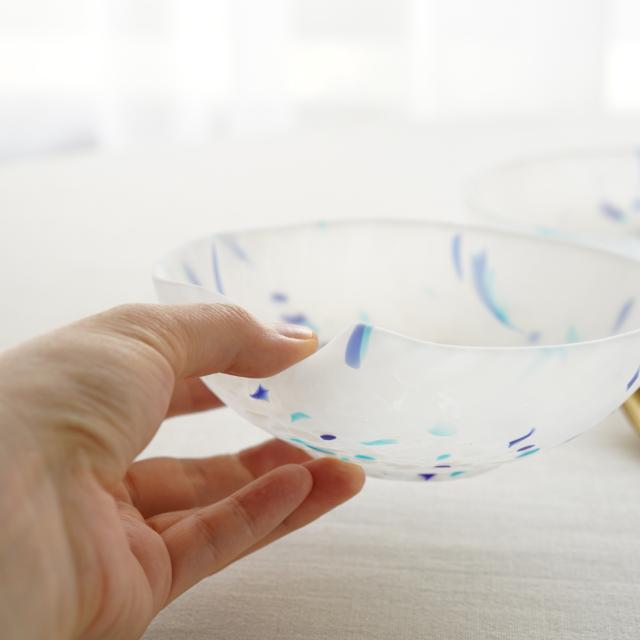 水玉柄 硝子押鉢 ｜ 四季折々のおしゃれな和食器通販サイト FOURGRACE