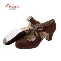 フラメンコシューズならイベリアで