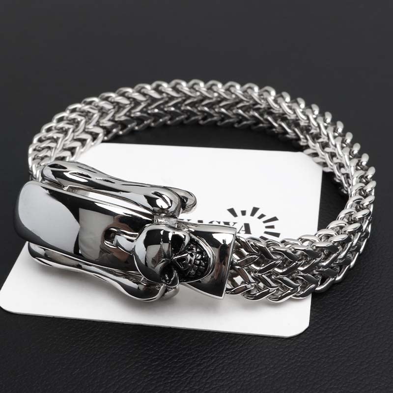 ステンレス スカルモチーフがアクセントのベルト風チェーン