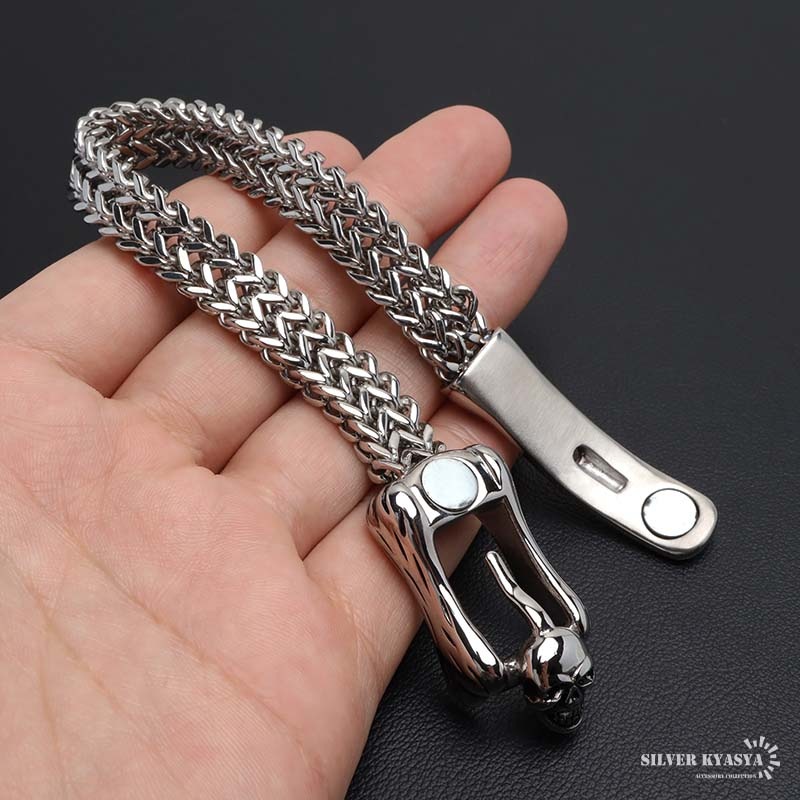 ステンレス スカルモチーフがアクセントのベルト風チェーン