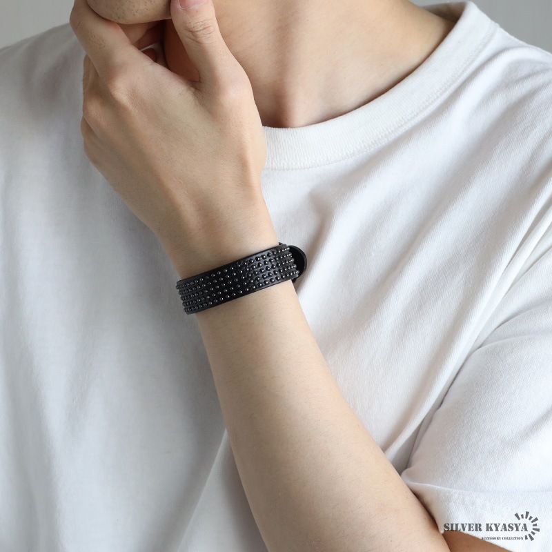 スタッズ レザーバングル ブラック [b829] | スタイルで探す,ゴシック