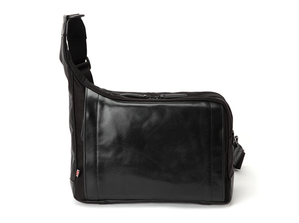 ボディバッグ型カメラバッグ＜大人のランドセル＞ RR4-05C