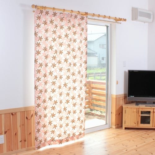 ピンクの北欧調花柄 綿（コットン）100％カーテン（ピンク） | 厚地