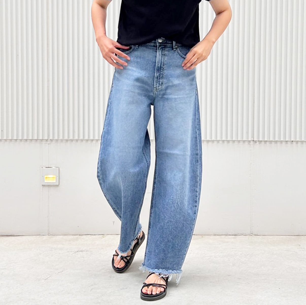 YANUK ヤヌーク】カーブテーパード 