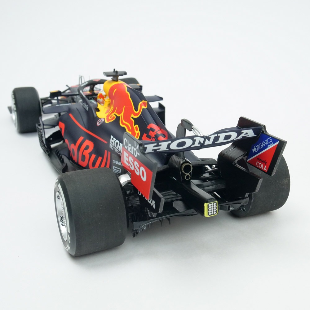MINICHAMPS 1/18スケール レッド ブル レーシング ホンダ RB16B M