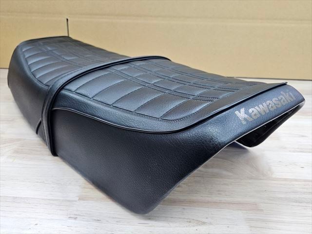 Z400FX ノーマルシート(E4用)金文字(アウトレット品) | KAWASAKI