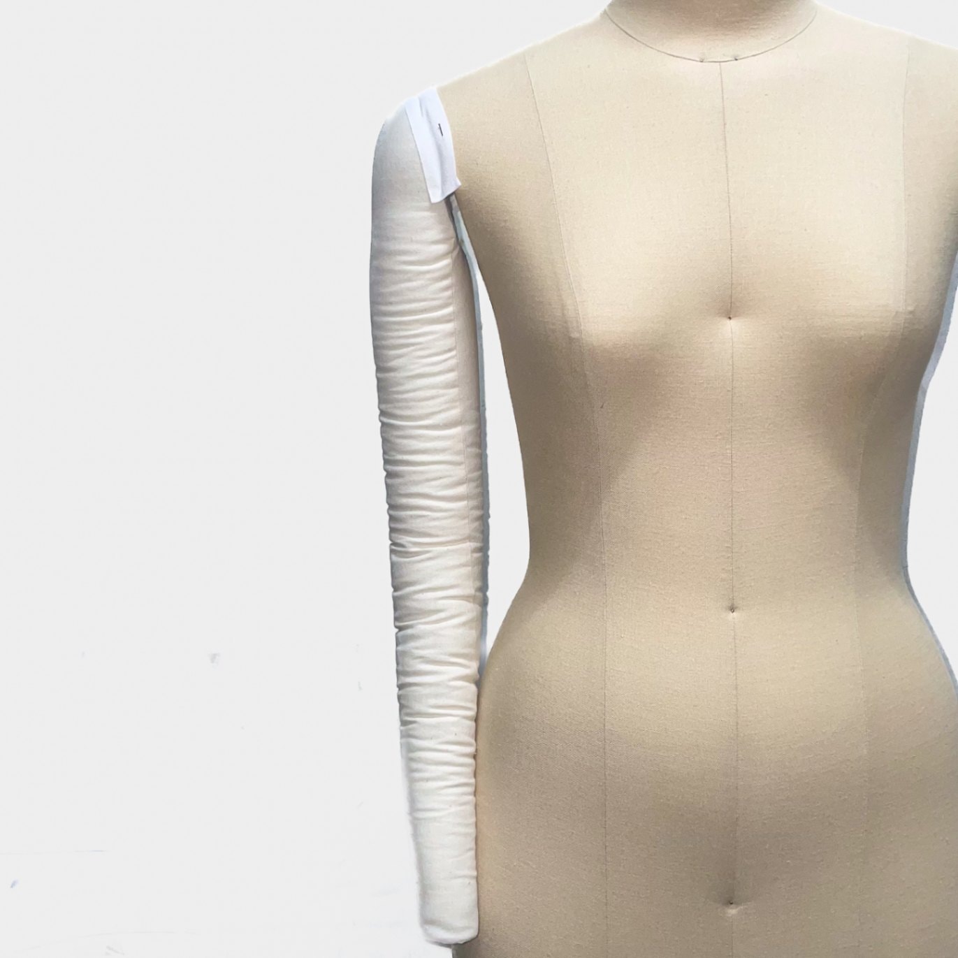 文化型ボディ右腕6号《文化服装学院別注品》｜文化購買事業部の縫製